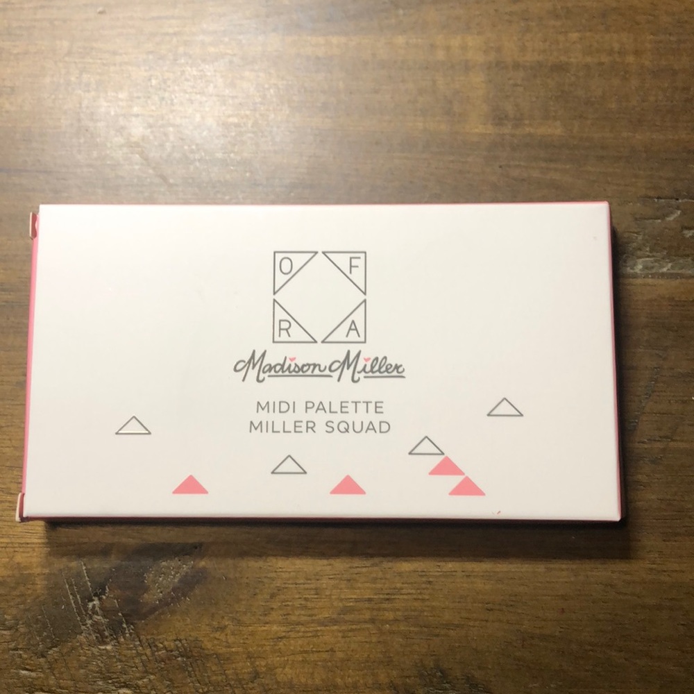 3/$20 : Madison Miller Midi Palette